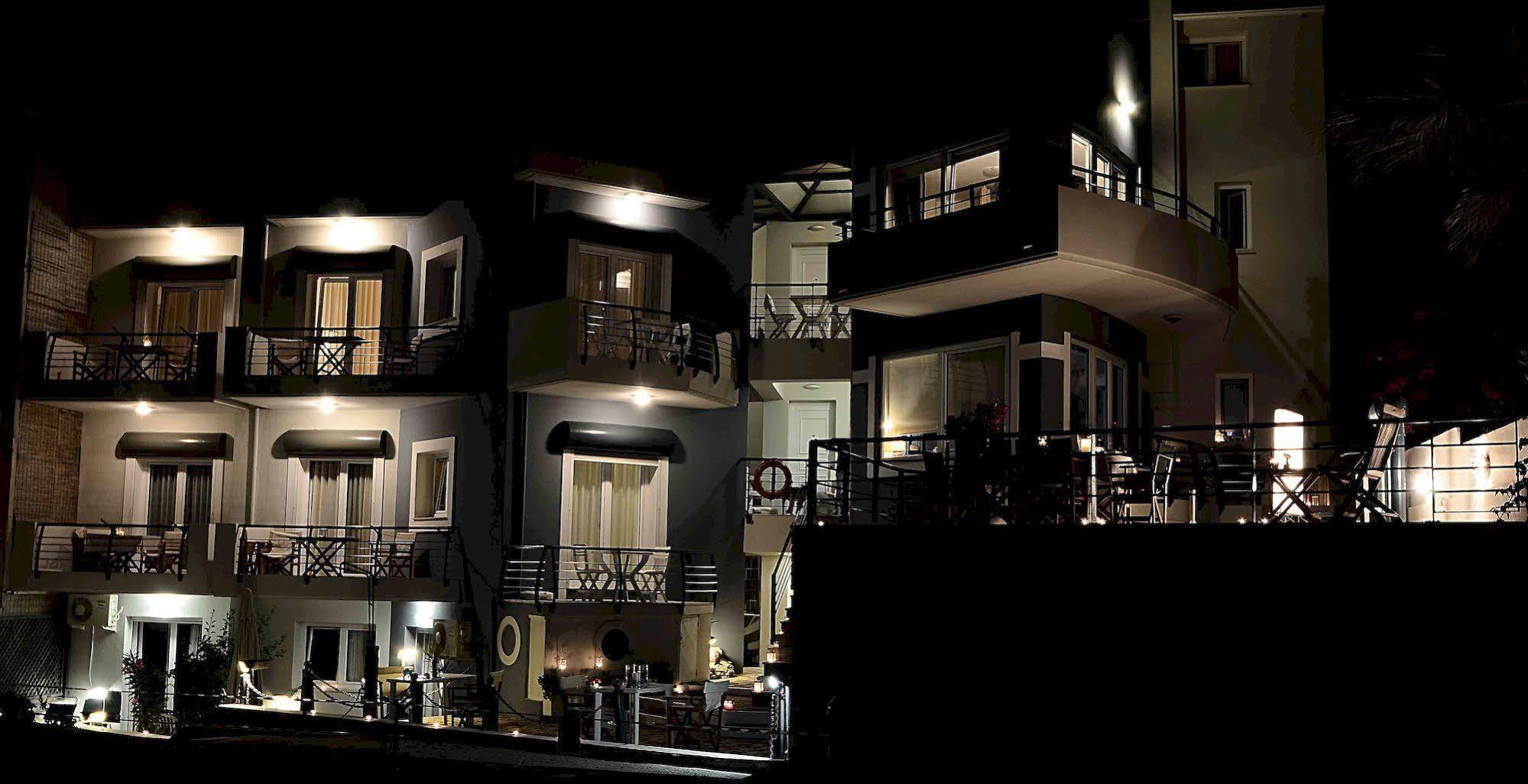 Sea Breeze Apartment *